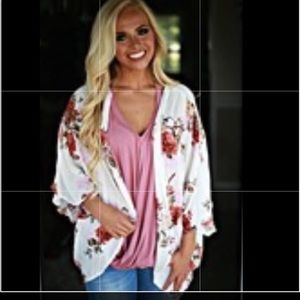Style Rack Boutique Floral Kimono size Large